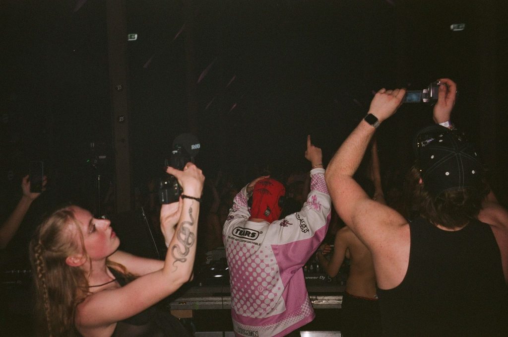 Festival Vieze asbak timmerclub dansend now&wow techno